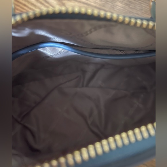 MICHAEL KORS
Veronica Extra-Small Saffiano Leather Crossbody Bag - Picture 11 of 11